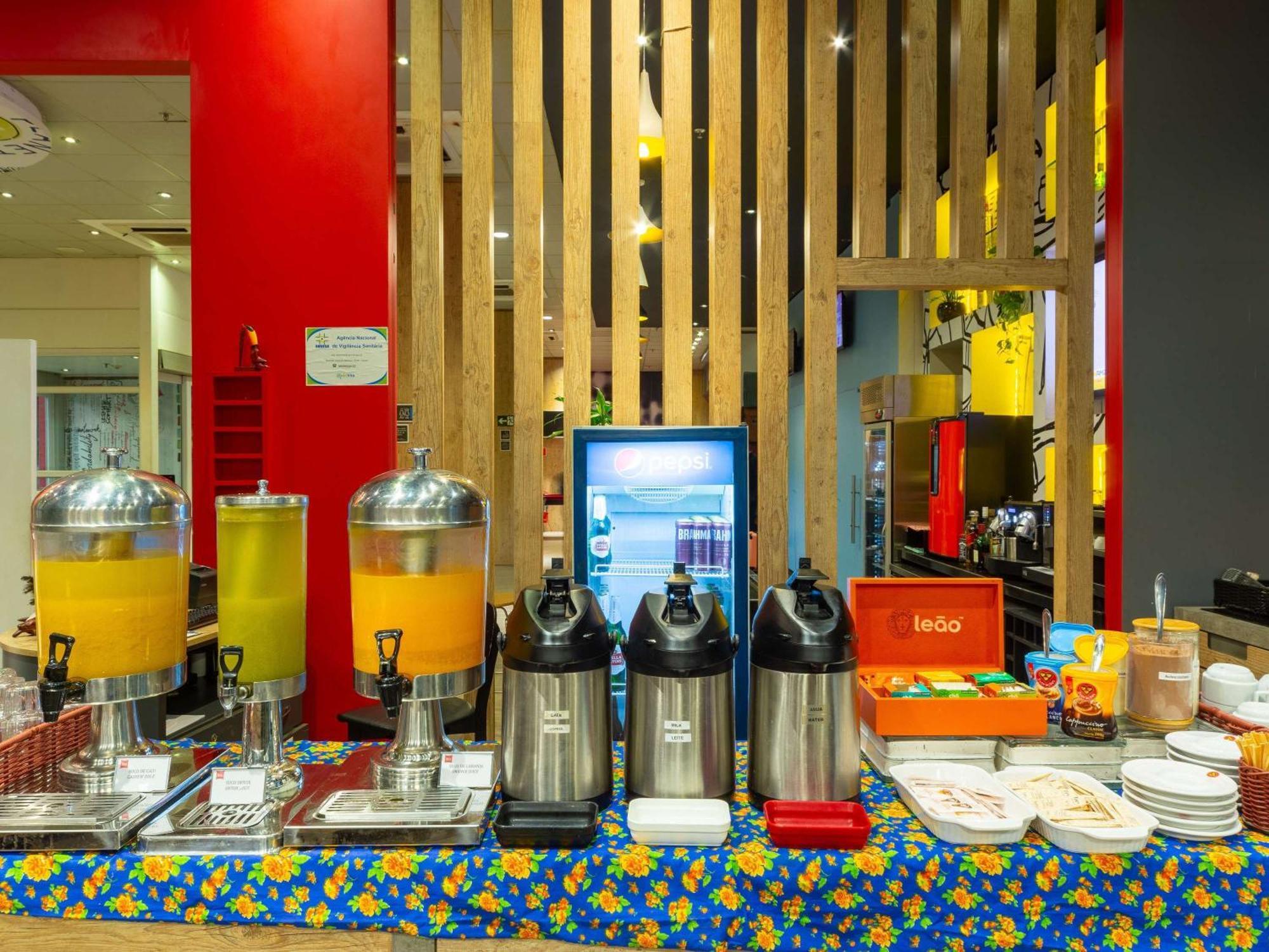 ホテル Ibis Manaus Aeroporto エクステリア 写真