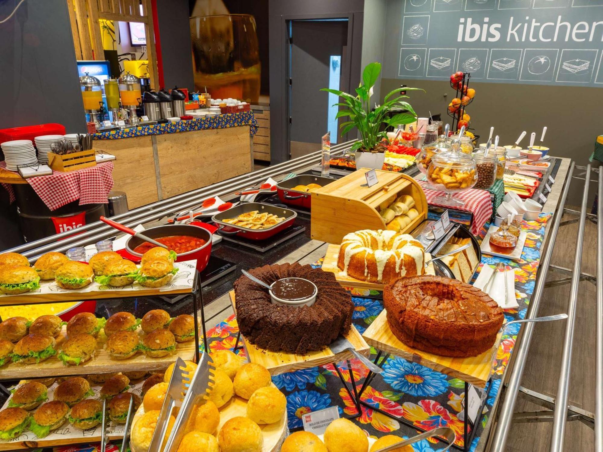 ホテル Ibis Manaus Aeroporto エクステリア 写真
