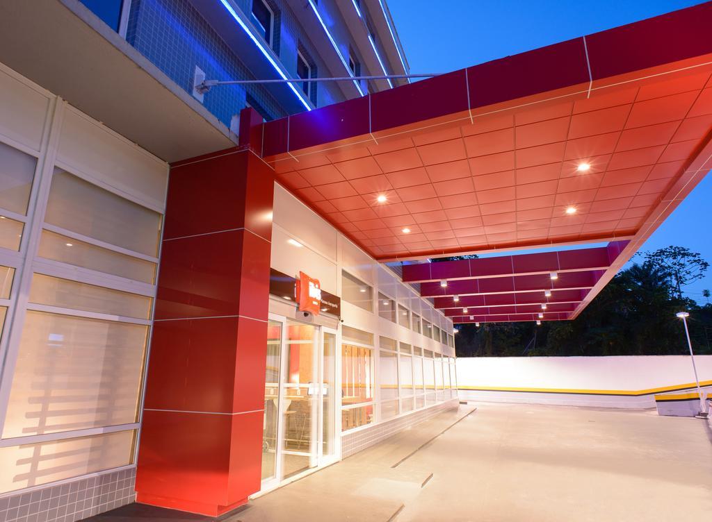 ホテル Ibis Manaus Aeroporto エクステリア 写真