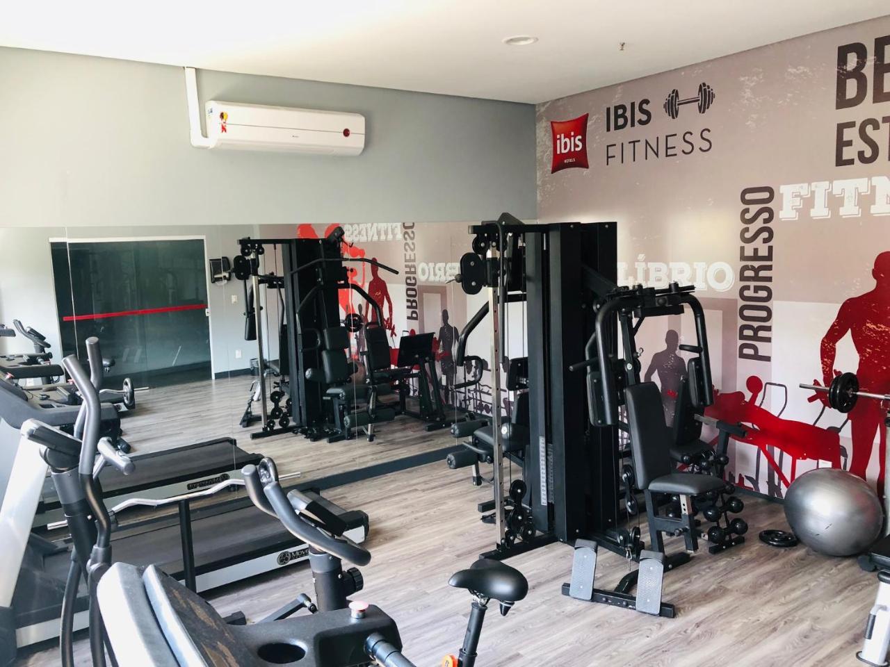 ホテル Ibis Manaus Aeroporto エクステリア 写真